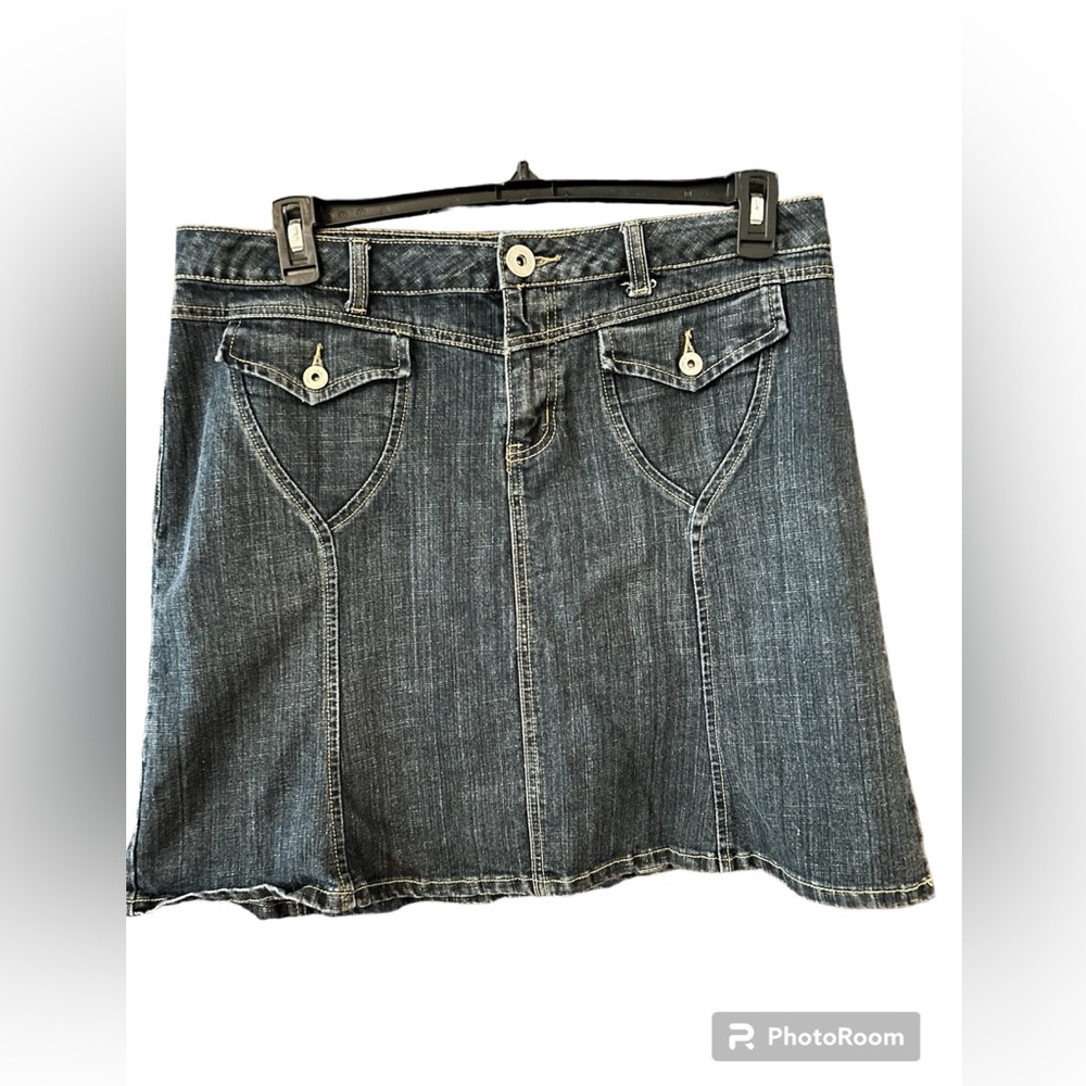 Baccini Jean skirt, 19”, dark, flare, detailed front pockets, 14